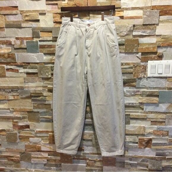 ZARA Boloon Jeans    - Picture 1 of 6